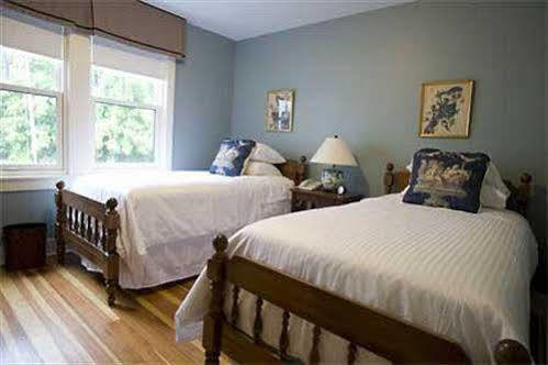 Woodbound Inn Rindge Esterno foto